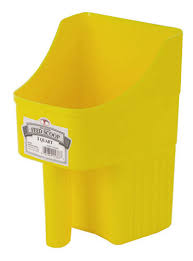 3 Quart Plastic Enclosed Feed Scoop